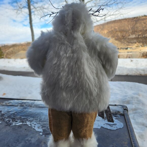 Santa Figurine with Skis - Picture 5 of 9